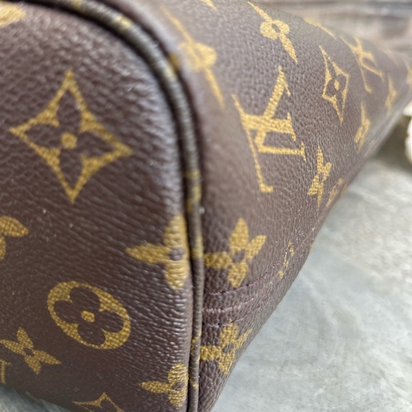 Authentic Louis Vuitton Vintage Neverfull Pm Monogram Tote
SOLD - Picture 5 of 16